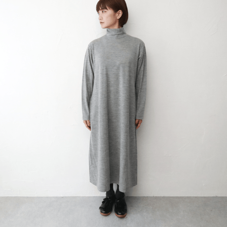 Sikuten ウールタートルネックワンピース