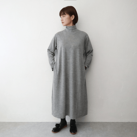 Sikuten ウールタートルネックワンピース