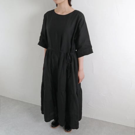 Sikuten リネンティアードワンピース