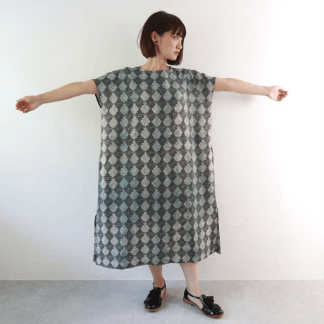 Sikuten リネンスリットワンピース