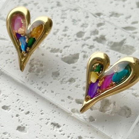 【オンライン限定】 SAZARE gold heartピアス・イヤリング