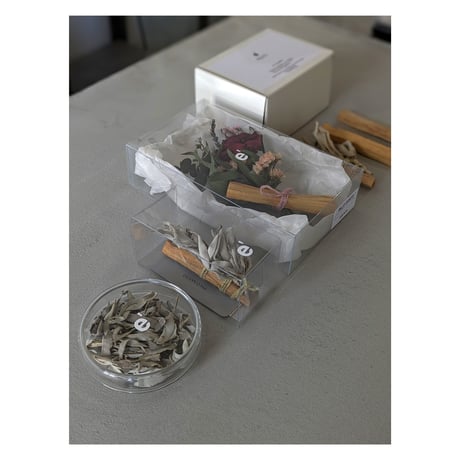 PALO SANTO(ホワイトセージ付き1本・単品2本)