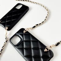 チェーンショルダー付キルティングiPhoneケース