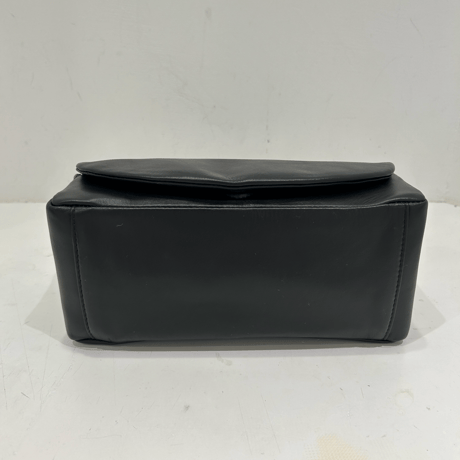 《 送料無料 》toca／HALF MOON BAG