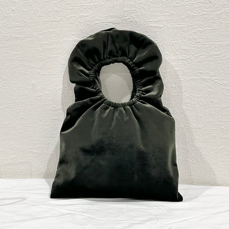 ベロアとフリルのコンパクトバッグ