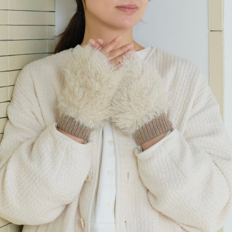 《再入荷》シャギーファーのハンドウォーマー／アイボリー