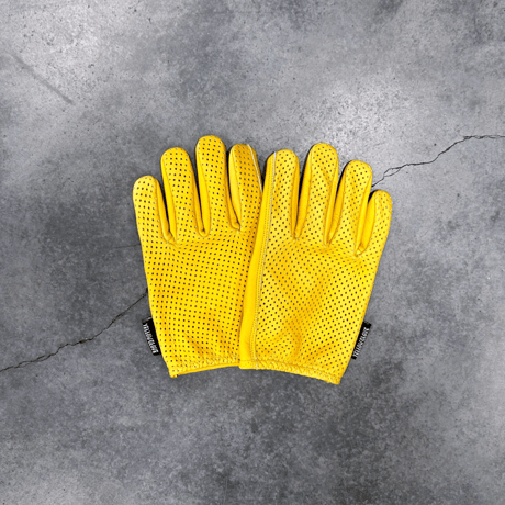 PUNCHING SHORT / YELLOW