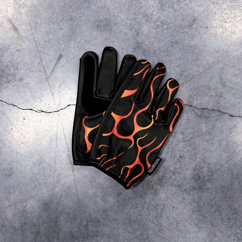 SHORT GLOVE / RED FLAMES | Yellow Glove
