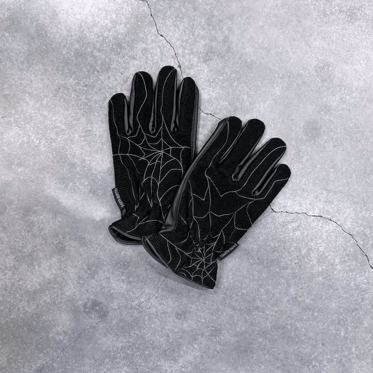 SPIDER WEB / BLACK | Yellow Glove