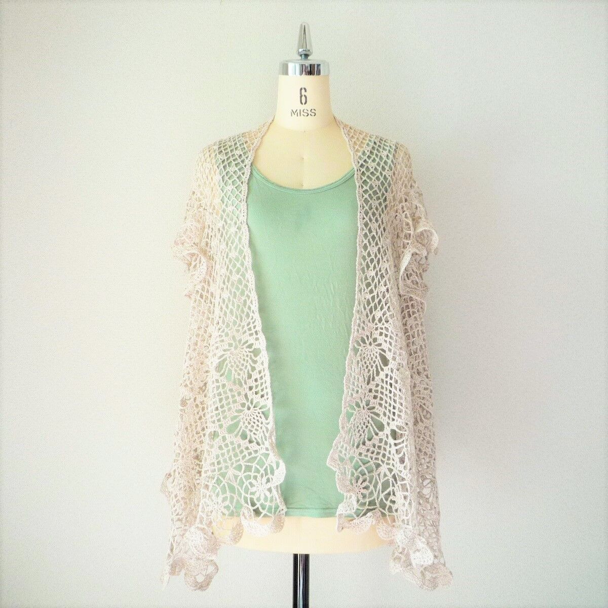 フレンチリネン100% かぎ針編みのボレロ・カーディガン（ナチュラル