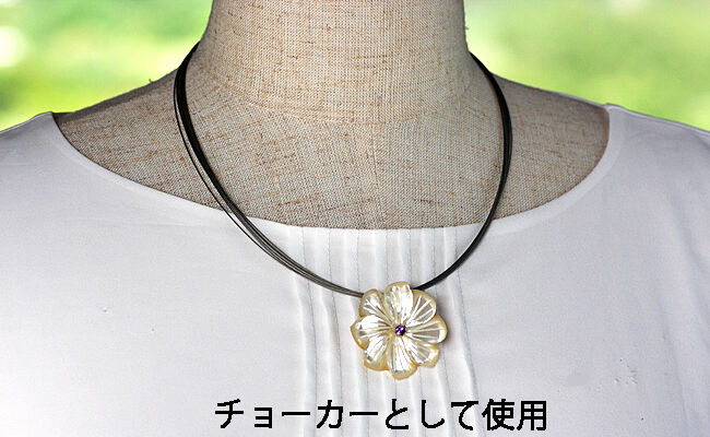 CHANEL ブローチ単品　白蝶貝花型ブローチ CHANEL ブローチ単品白蝶貝花型ブローチ