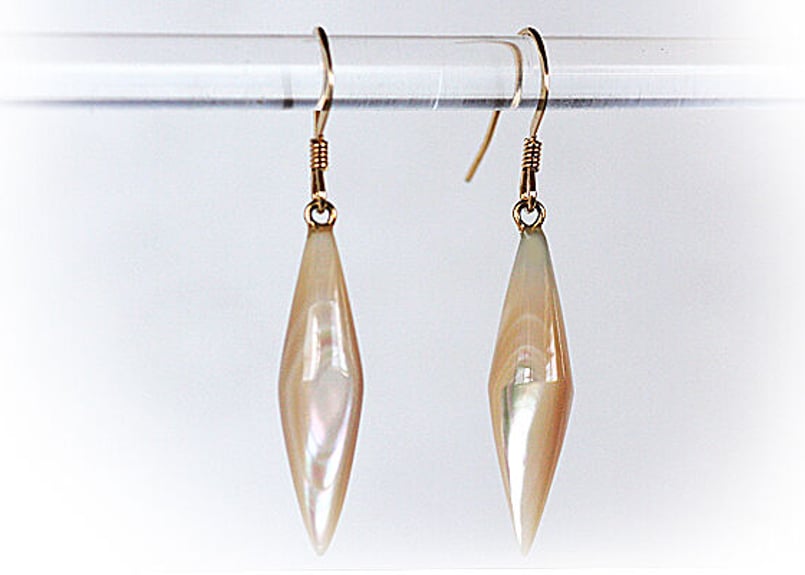 夜光貝ピアス EPH-6 | 貝工房 かざはな