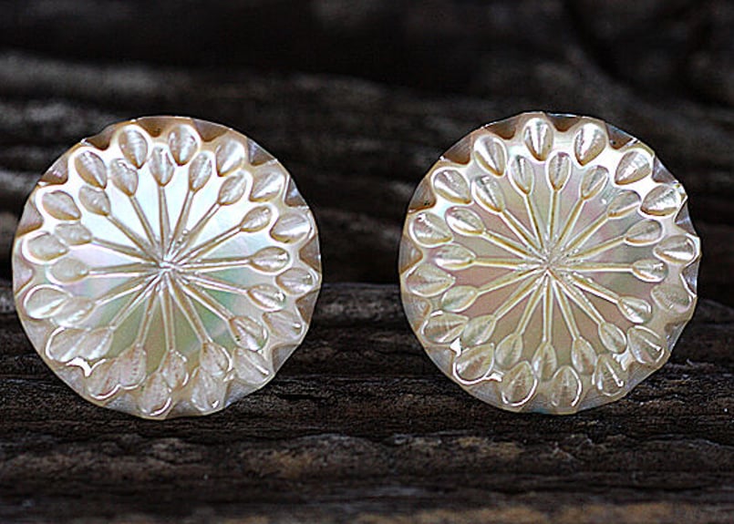 夜光貝イヤリング ED-9 | 貝工房 かざはな 