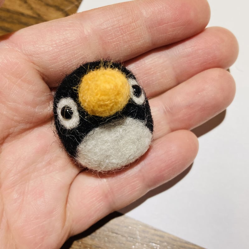ペンギン羊毛フェルトブローチ | ペンギンカフェのペンギン屋さん