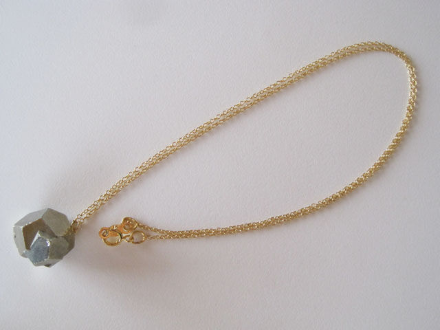 パイライト標本２　ペルー産　標本箱ペンダント ペルー産 パイライト | 鉱物標本,ハ行,パイライト/黄鉄鉱