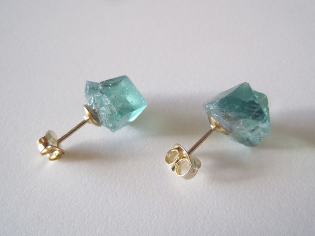 ロジャリーフローライト原石のピアス/蛍石/England Rogerly Mine 14kgf