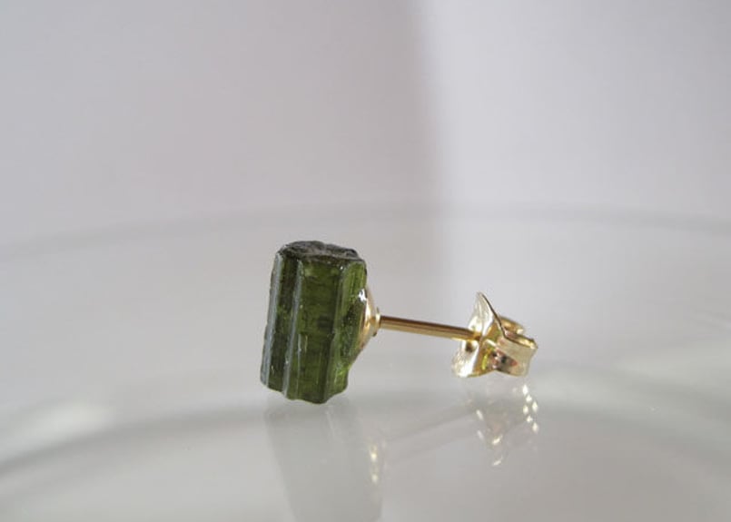 高品質透明感グリーントルマリン原石片耳ピアス1点物