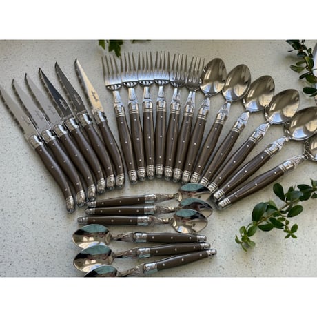 Laguiole カトラリーセット 24点 ステンレススチール　刻印なし Laguiole カトラリーセット 24点 ステンレススチール 刻印なし