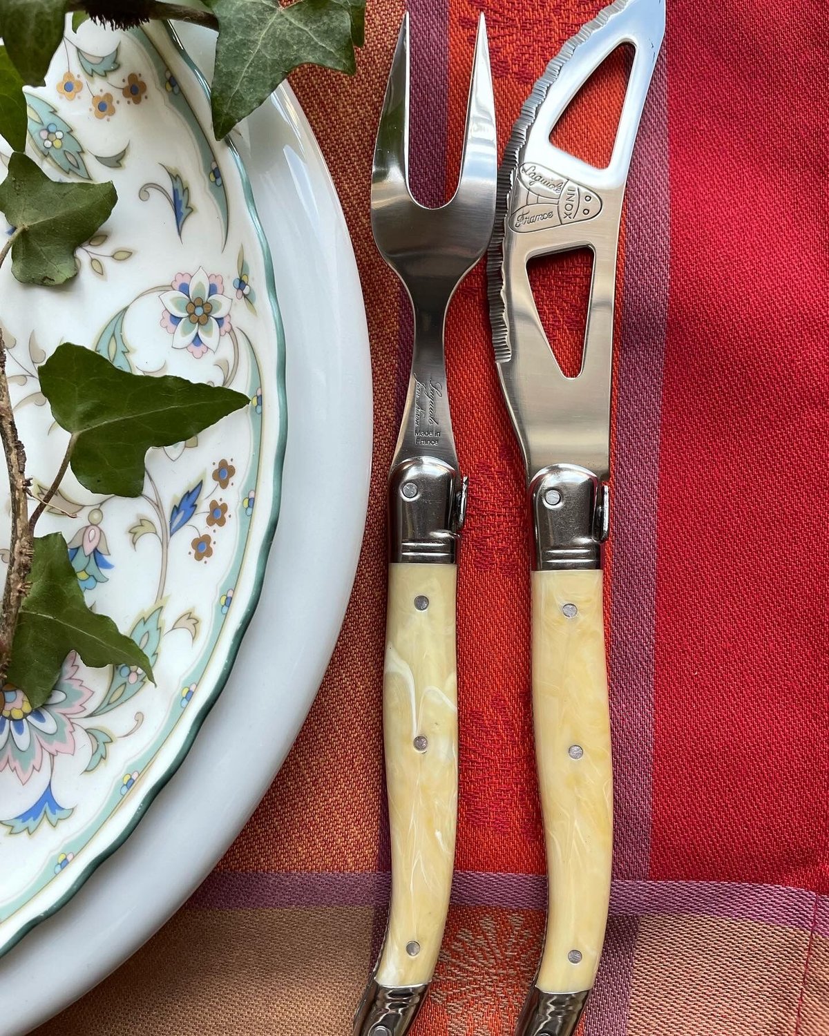 ラギオール　ライヨール　カトラリー　アイボリー ラギオールライヨールカトラリーアイボリー