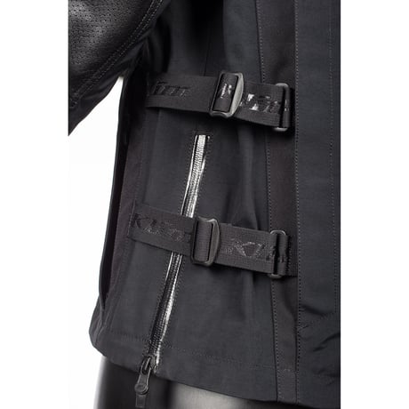 LATITUDE JACKET<STEALTH BLACK>