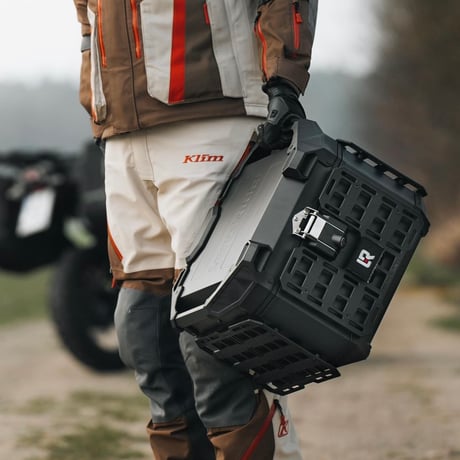 MOTOCASE ラージ  57L