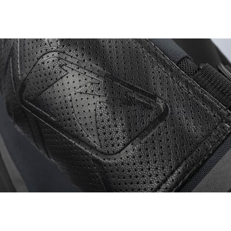 INDUCTION PRO JACKET<STEALTH BLACK>