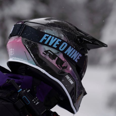 【取寄商品】ALTITUDE 2.0 CARBON FIBER HELMET<Galaxy - Gloss Finish>　snow向け