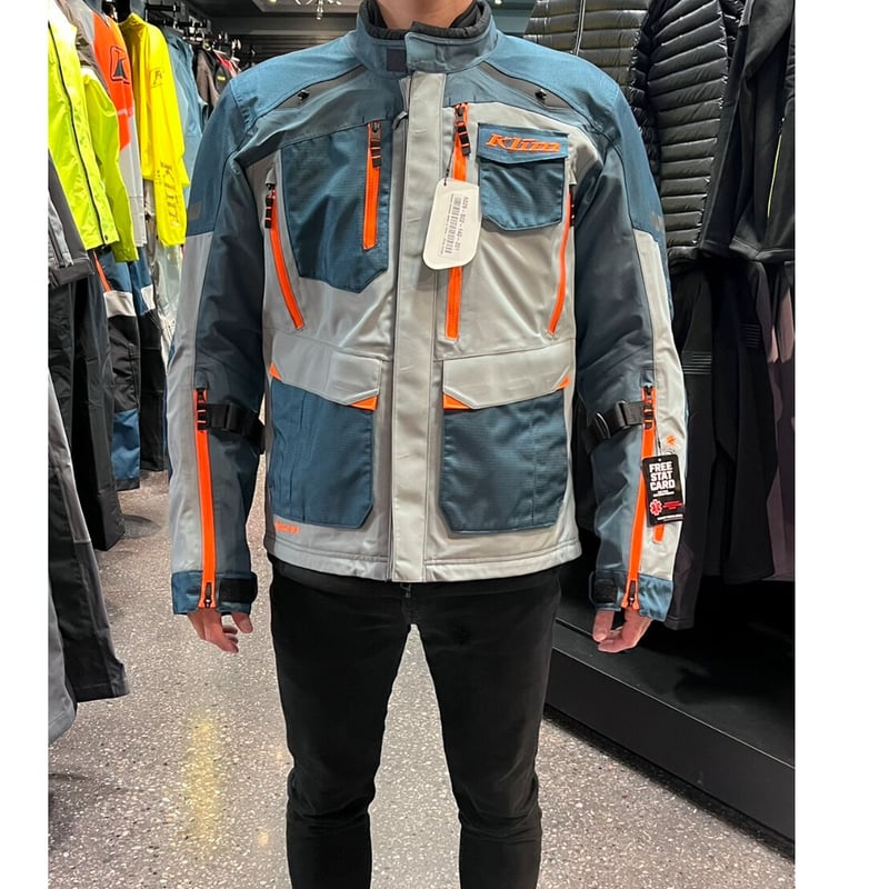 CARLSBAD JACKET<ASPHALT - STRIKE ORANGE> | ACHE