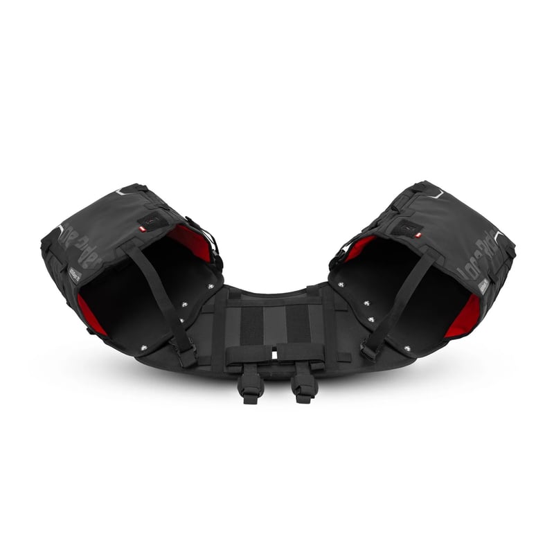 背中に背負うタイプではなく、ウィールで転がしながら全装備を携行できるバッグ ヘルメットも入る！脊椎パッド装着可能の防水バックパックが新発売