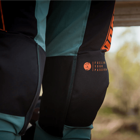 RACE 5 PANT<Sci-Fi Green>