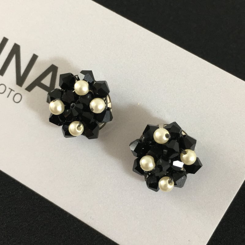 パールとクリスタルの両耳用ピアス パールとクリスタルの両耳用ピアス ピアス サージカルステンレス