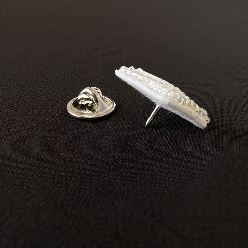 小さなリュネビル刺繍のピンブローチ | ANNA SAKAMOTO