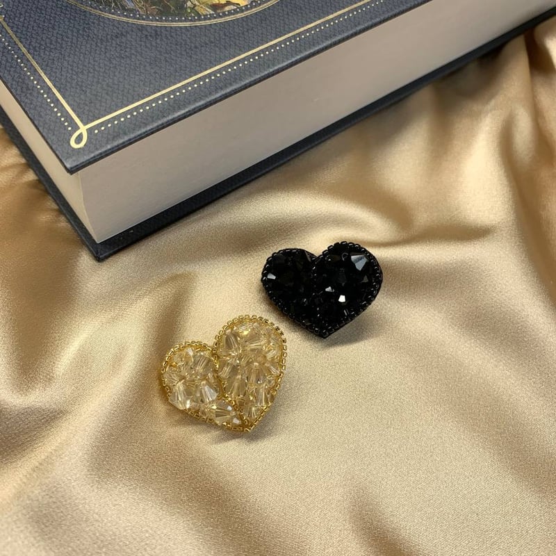 小さなハートブローチ クリスタルブラック | ANNA SAKAMOTO