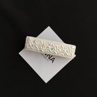 クリスタル刺繍バレッタ　小　ホワイト