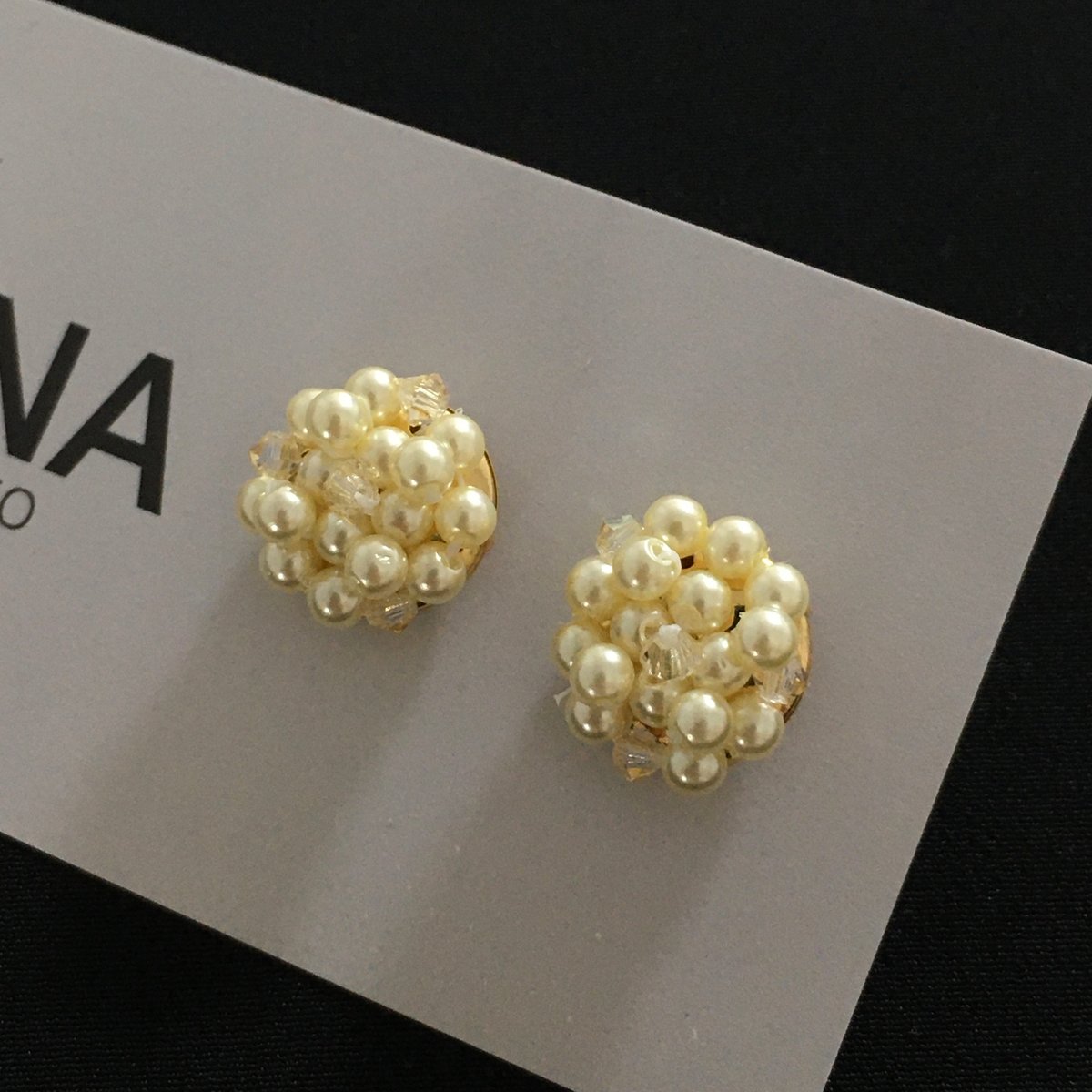 小粒イエローパールフラワーモチーフピアス・イヤリング | ANNA SAKAMOTO