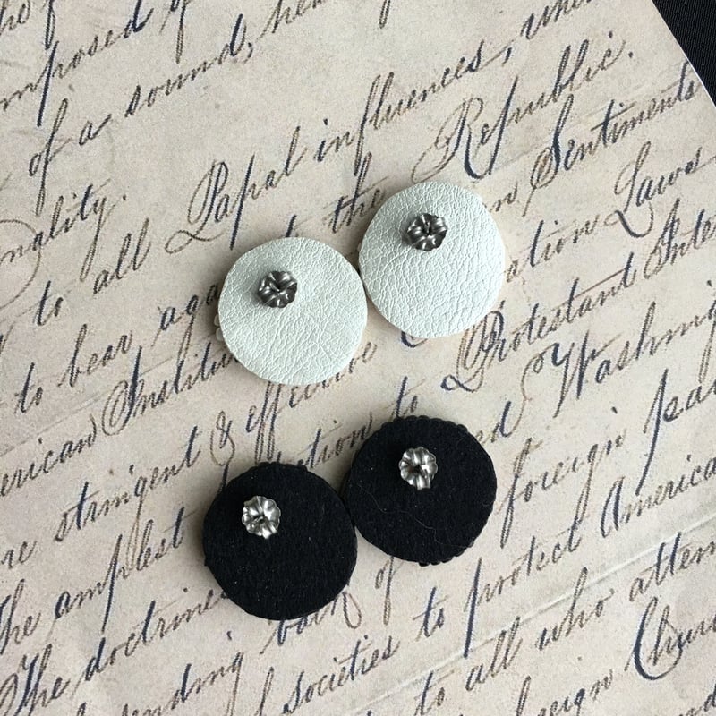 はらだ サイン入り複製原画 ネガ ピアスホール Yahoo!オークション - はらだ「ネガ」短編集 後悔の海 ピアスホール リ