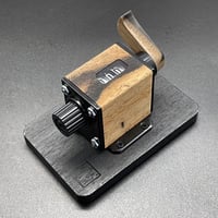 Halka Fishing 　黒柿置き台付きカウンター  ダイヤル白黒白　右ハンドル