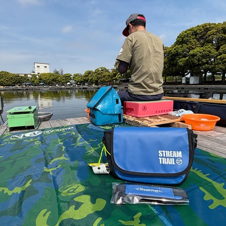 Stream Trail Clam / AZURE ブルー
