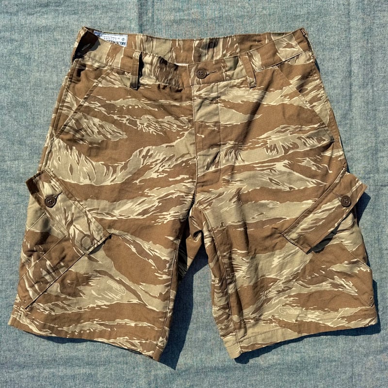 NAOSHIYA CUSTOM FACTORY コットン デザートタイガー カーゴショーツ |