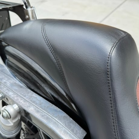「Convenience Leathers」　HARLEY DAVIDSON　FXR専用シート　ブラウンコンビ