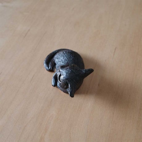 櫻井靖泰　箸置きにもなる子猫　黒B