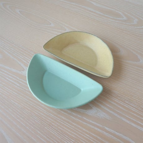 3RD CERAMICS　おつまみ皿（ハーフ）黄