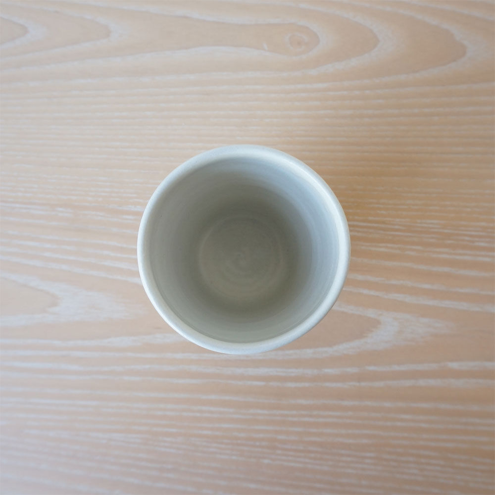 TAKUNOBU 粉引フリーカップ 佇むスズメ | knot Online