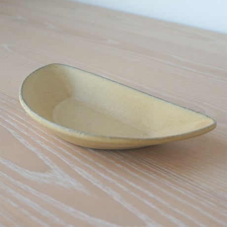 3RD CERAMICS　おつまみ皿（ハーフ）黄