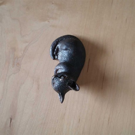 櫻井靖泰　箸置きにもなる子猫　黒C