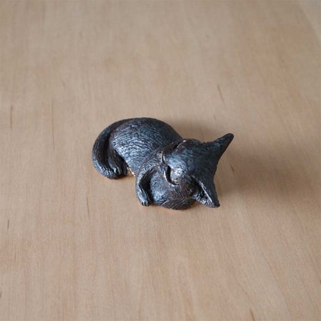 櫻井靖泰　箸置きにもなる子猫　黒B