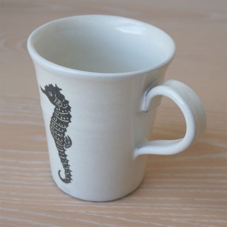 TAKUNOBU 粉引コーヒーカップ　タツノオトシゴ