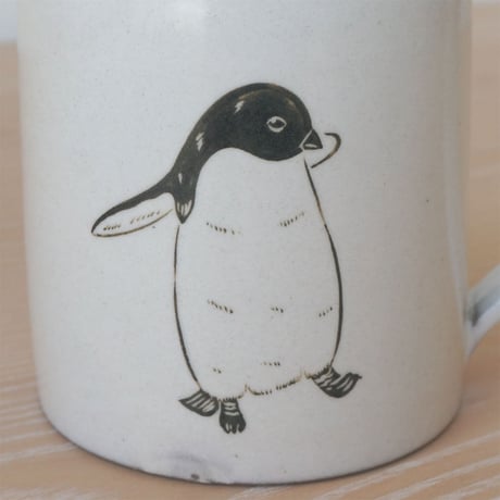 TAKUNOBU 粉引マグカップ　アデリーペンギン