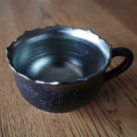 木村 年克　黒銀彩　輪花コーヒーカップ