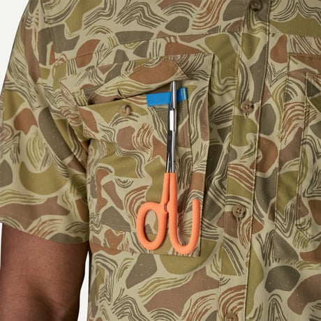 【patagonia】メンズ ショートスリーブ セルフガイデッド サン シャツ / Men's S/S Self Guided Sun Shirt (CLWE)